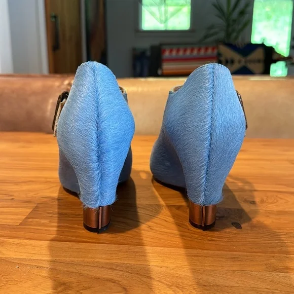John Fluevog Baby Blue pony and leather pumps w/copper heel caps. 8.5. Worn once - Picture 4 of 10